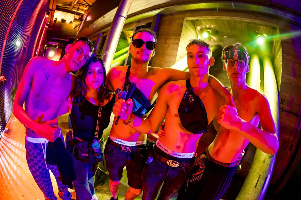 Loading... just a sec